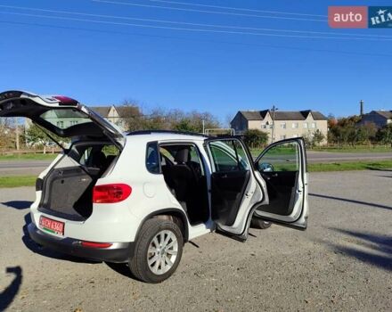 Белый Фольксваген Тигуан, объемом двигателя 2 л и пробегом 93 тыс. км за 13500 $, фото 14 на Automoto.ua