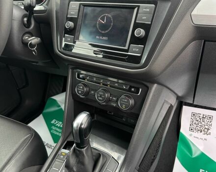 Белый Фольксваген Тигуан, объемом двигателя 2 л и пробегом 99 тыс. км за 18450 $, фото 7 на Automoto.ua