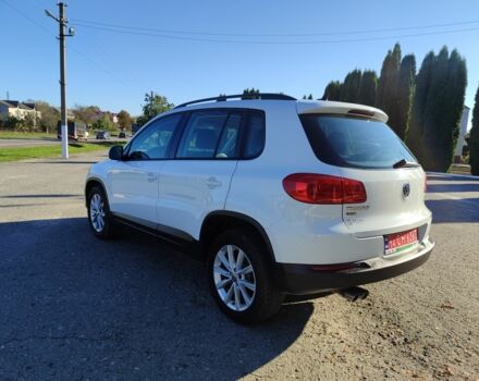 Білий Фольксваген Тігуан, об'ємом двигуна 2 л та пробігом 93 тис. км за 13499 $, фото 4 на Automoto.ua