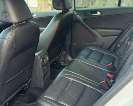 Белый Фольксваген Тигуан, объемом двигателя 2 л и пробегом 54 тыс. км за 15200 $, фото 72 на Automoto.ua