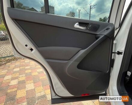 Белый Фольксваген Тигуан, объемом двигателя 2 л и пробегом 83 тыс. км за 14400 $, фото 16 на Automoto.ua