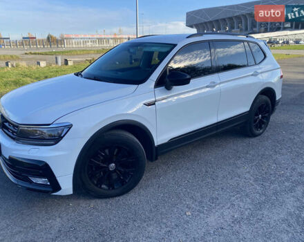 Белый Фольксваген Тигуан, объемом двигателя 2 л и пробегом 166 тыс. км за 14700 $, фото 13 на Automoto.ua