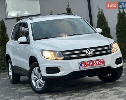 Белый Фольксваген Тигуан, объемом двигателя 2 л и пробегом 176 тыс. км за 12650 $, фото 1 на Automoto.ua