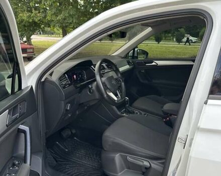 Белый Фольксваген Тигуан, объемом двигателя 2.01 л и пробегом 270 тыс. км за 21300 $, фото 5 на Automoto.ua