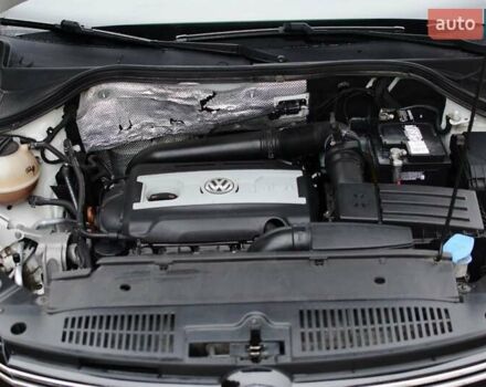 Белый Фольксваген Тигуан, объемом двигателя 1.98 л и пробегом 145 тыс. км за 14200 $, фото 48 на Automoto.ua
