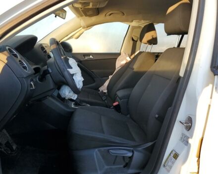 Білий Фольксваген Тігуан, об'ємом двигуна 2 л та пробігом 186 тис. км за 6700 $, фото 6 на Automoto.ua