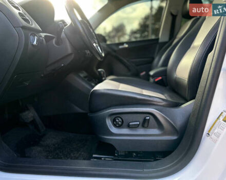 Белый Фольксваген Тигуан, объемом двигателя 2 л и пробегом 190 тыс. км за 11999 $, фото 6 на Automoto.ua