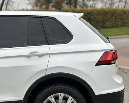 Білий Фольксваген Тігуан, об'ємом двигуна 2 л та пробігом 144 тис. км за 19500 $, фото 12 на Automoto.ua