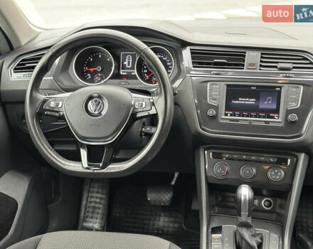 Білий Фольксваген Тігуан, об'ємом двигуна 2 л та пробігом 144 тис. км за 19500 $, фото 24 на Automoto.ua