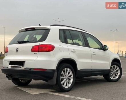 Білий Фольксваген Тігуан, об'ємом двигуна 1.98 л та пробігом 120 тис. км за 14000 $, фото 1 на Automoto.ua