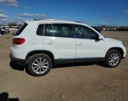 Білий Фольксваген Тігуан, об'ємом двигуна 2 л та пробігом 130 тис. км за 2900 $, фото 3 на Automoto.ua