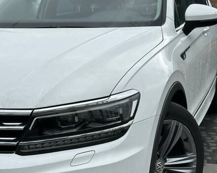 Белый Фольксваген Тигуан, объемом двигателя 1.97 л и пробегом 209 тыс. км за 25000 $, фото 1 на Automoto.ua