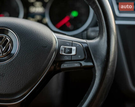 Білий Фольксваген Тігуан, об'ємом двигуна 2 л та пробігом 169 тис. км за 20900 $, фото 24 на Automoto.ua