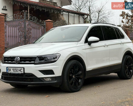 Белый Фольксваген Тигуан, объемом двигателя 1.98 л и пробегом 200 тыс. км за 21950 $, фото 2 на Automoto.ua