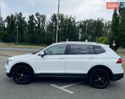 Білий Фольксваген Тігуан, об'ємом двигуна 2 л та пробігом 128 тис. км за 21500 $, фото 2 на Automoto.ua