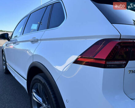 Білий Фольксваген Тігуан, об'ємом двигуна 1.97 л та пробігом 297 тис. км за 27000 $, фото 14 на Automoto.ua