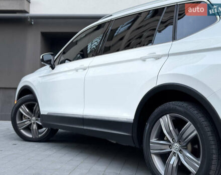 Білий Фольксваген Тігуан, об'ємом двигуна 1.98 л та пробігом 74 тис. км за 22222 $, фото 14 на Automoto.ua