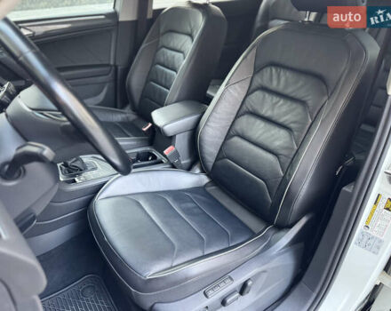 Білий Фольксваген Тігуан, об'ємом двигуна 1.98 л та пробігом 74 тис. км за 22222 $, фото 23 на Automoto.ua