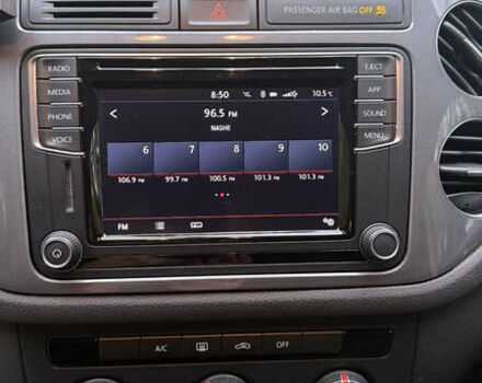 Білий Фольксваген Тігуан, об'ємом двигуна 1.98 л та пробігом 135 тис. км за 13100 $, фото 6 на Automoto.ua