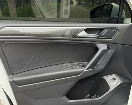 Білий Фольксваген Тігуан, об'ємом двигуна 1.98 л та пробігом 104 тис. км за 25600 $, фото 22 на Automoto.ua