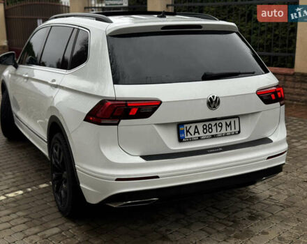 Белый Фольксваген Тигуан, объемом двигателя 2 л и пробегом 120 тыс. км за 22200 $, фото 4 на Automoto.ua