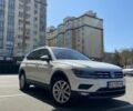 Белый Фольксваген Тигуан, объемом двигателя 2 л и пробегом 182 тыс. км за 26200 $, фото 6 на Automoto.ua