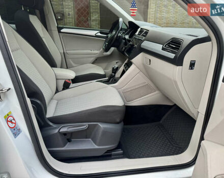 Белый Фольксваген Тигуан, объемом двигателя 1.98 л и пробегом 200 тыс. км за 21950 $, фото 16 на Automoto.ua