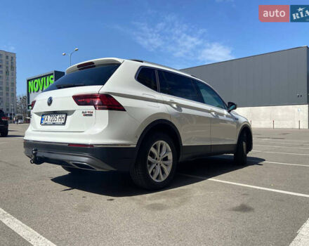 Белый Фольксваген Тигуан, объемом двигателя 1.97 л и пробегом 182 тыс. км за 26200 $, фото 4 на Automoto.ua