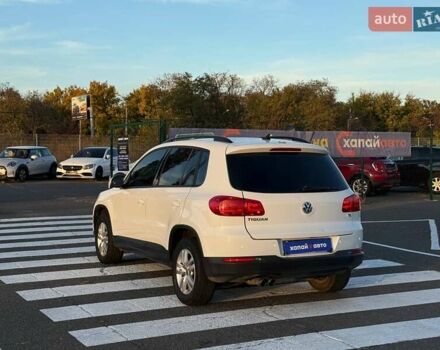 Білий Фольксваген Тігуан, об'ємом двигуна 1.98 л та пробігом 145 тис. км за 13500 $, фото 3 на Automoto.ua