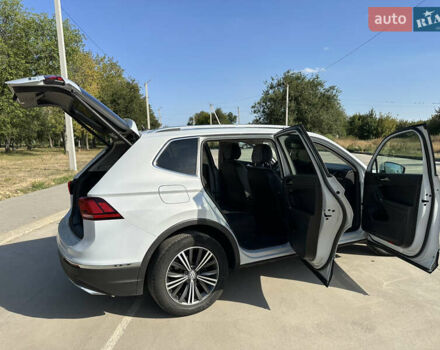 Белый Фольксваген Тигуан, объемом двигателя 2 л и пробегом 67 тыс. км за 26500 $, фото 9 на Automoto.ua