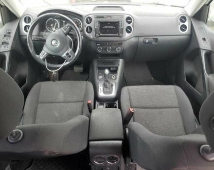 Білий Фольксваген Тігуан, об'ємом двигуна 2 л та пробігом 56 тис. км за 1200 $, фото 7 на Automoto.ua