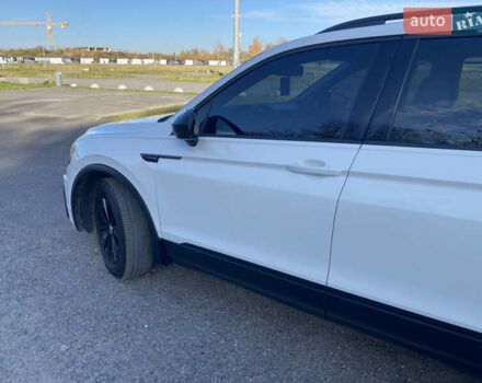 Белый Фольксваген Тигуан, объемом двигателя 2 л и пробегом 166 тыс. км за 14700 $, фото 14 на Automoto.ua