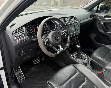 Белый Фольксваген Тигуан, объемом двигателя 1.97 л и пробегом 278 тыс. км за 25500 $, фото 28 на Automoto.ua