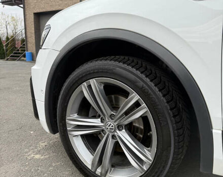 Белый Фольксваген Тигуан, объемом двигателя 1.97 л и пробегом 278 тыс. км за 25500 $, фото 18 на Automoto.ua