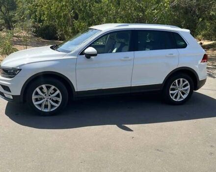 Білий Фольксваген Тігуан, об'ємом двигуна 1.97 л та пробігом 85 тис. км за 30000 $, фото 2 на Automoto.ua