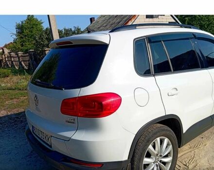 Білий Фольксваген Тігуан, об'ємом двигуна 2 л та пробігом 98 тис. км за 7000 $, фото 4 на Automoto.ua