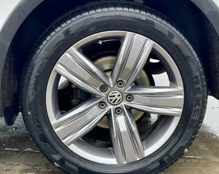 Белый Фольксваген Тигуан, объемом двигателя 2 л и пробегом 210 тыс. км за 23999 $, фото 17 на Automoto.ua