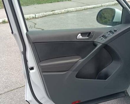 Белый Фольксваген Тигуан, объемом двигателя 2 л и пробегом 228 тыс. км за 13850 $, фото 30 на Automoto.ua