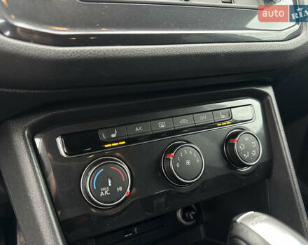 Білий Фольксваген Тігуан, об'ємом двигуна 2 л та пробігом 144 тис. км за 19500 $, фото 27 на Automoto.ua