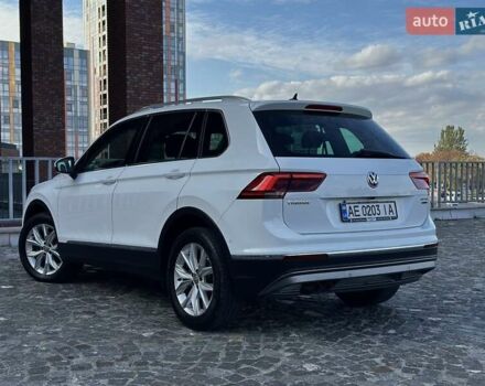 Фольксваген Тигуан 2017 в Днепре (Днепропетровске) на Automoto.ua Белый Фольксваген Тигуан, объемом двигателя 1.98 л и пробегом 88 тыс. км за 24900 $, фото 31 на Automoto.ua