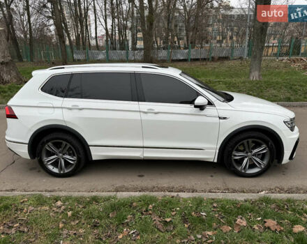 Білий Фольксваген Тігуан, об'ємом двигуна 1.98 л та пробігом 104 тис. км за 25600 $, фото 1 на Automoto.ua