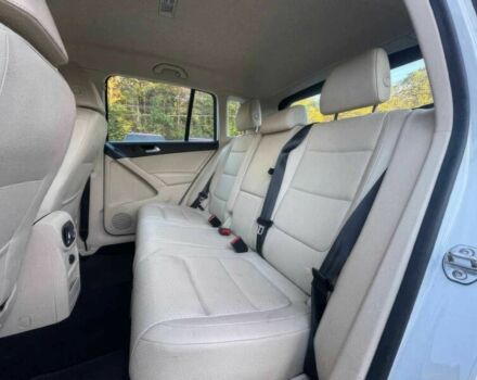 Белый Фольксваген Тигуан, объемом двигателя 2 л и пробегом 59 тыс. км за 10500 $, фото 13 на Automoto.ua