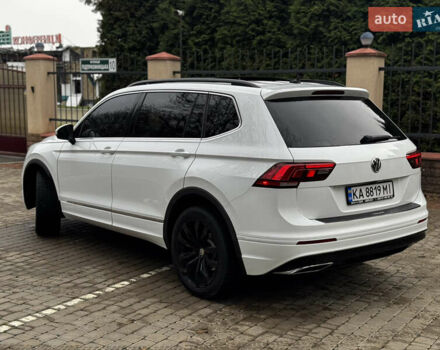 Белый Фольксваген Тигуан, объемом двигателя 2 л и пробегом 120 тыс. км за 22200 $, фото 3 на Automoto.ua