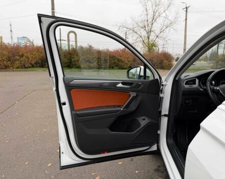 Белый Фольксваген Тигуан, объемом двигателя 2 л и пробегом 71 тыс. км за 25000 $, фото 15 на Automoto.ua