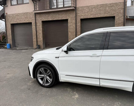 Белый Фольксваген Тигуан, объемом двигателя 1.97 л и пробегом 278 тыс. км за 25500 $, фото 1 на Automoto.ua