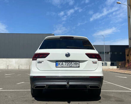 Белый Фольксваген Тигуан, объемом двигателя 1.97 л и пробегом 182 тыс. км за 26200 $, фото 3 на Automoto.ua