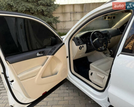 Белый Фольксваген Тигуан, объемом двигателя 1.98 л и пробегом 108 тыс. км за 14500 $, фото 10 на Automoto.ua