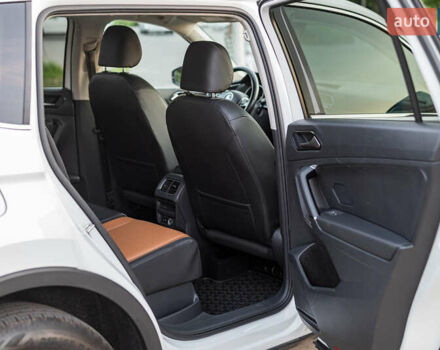 Білий Фольксваген Тігуан, об'ємом двигуна 2 л та пробігом 169 тис. км за 20900 $, фото 16 на Automoto.ua