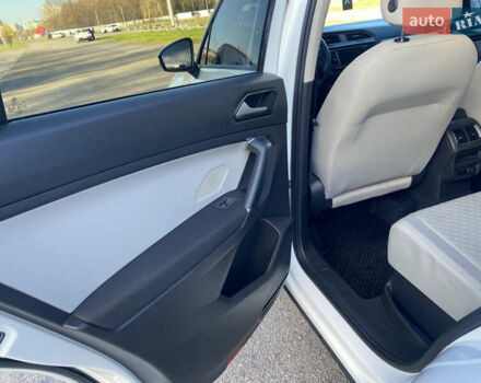 Белый Фольксваген Тигуан, объемом двигателя 2 л и пробегом 166 тыс. км за 14700 $, фото 34 на Automoto.ua