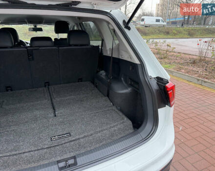 Білий Фольксваген Тігуан, об'ємом двигуна 1.98 л та пробігом 163 тис. км за 17500 $, фото 89 на Automoto.ua